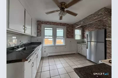 1031 Lindley Street, Bridgeport, CT 06606 - Photo 12