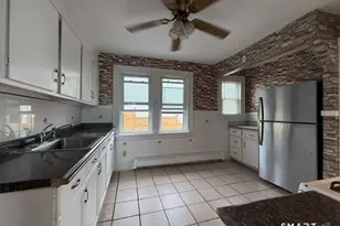 1031 Lindley St, Bridgeport, CT 06606 - Photo 12