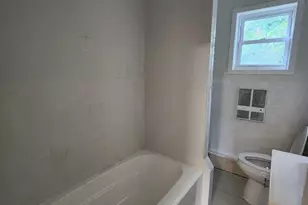 40 Adams Ave, Stamford, CT 06902 - Photo 6