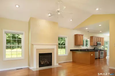 254 Cider Mill Crossing, Torrington, CT 06790 - Photo 2