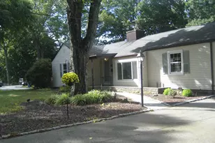 60 Mohegan Rd, Norwich, CT 06360 - Photo 2