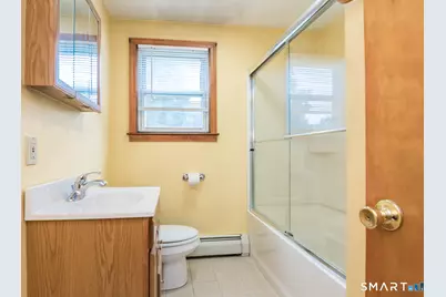 10 Sun Street, Enfield, CT 06082 - Photo 18