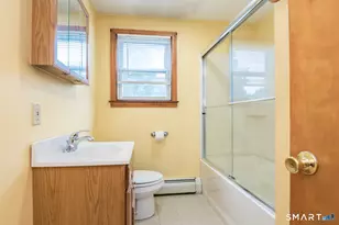 10 Sun St, Enfield, CT 06082 - Photo 18