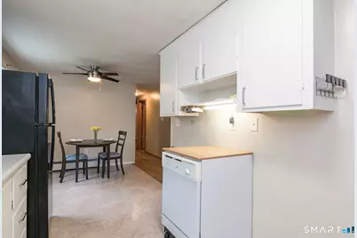 10 Sun Street, Enfield, CT 06082 - Photo 8