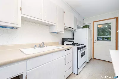 28 Elmhurst Street, West Hartford, CT 06110 - Photo 16