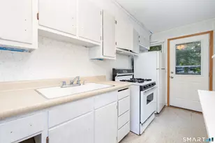 28 Elmhurst St, West Hartford, CT 06110 - Photo 16
