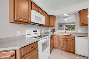 10 Knoll Ln, Simsbury, CT 06089 - Photo 6