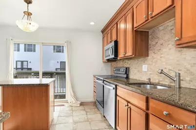 22 Dora Street #D, Stamford, CT 06902 - Photo 6