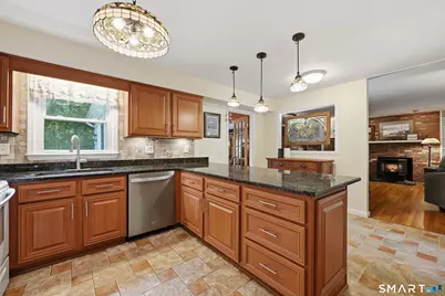 27 Danvers Road, New Milford, CT 06776 - Photo 4