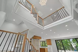 8 Somerset Ln, Greenwich, CT 06878 - Photo 2