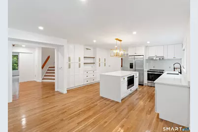8 Sierra Way, Danbury, CT 06810 - Photo 6