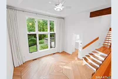 8 Sierra Way, Danbury, CT 06810 - Photo 4