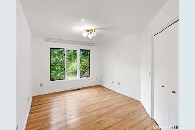 8 Sierra Way, Danbury, CT 06810 - Photo 10