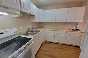 23 Bostwick Arms, New Milford, CT 06776 - Photo 8