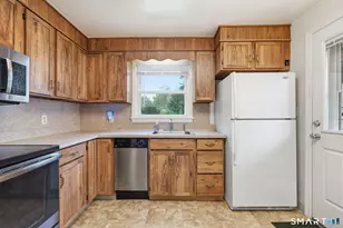 120 White St, Manchester, CT 06042 - Photo 10