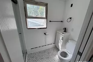 104 Boston St, Guilford, CT 06437 - Photo 8
