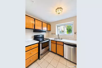 12 Carillon Drive #B, Rocky Hill, CT 06067 - Photo 4