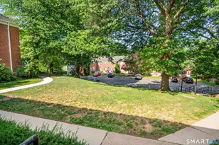 51 Arnold Way, West Hartford, CT 06119 - Photo 16