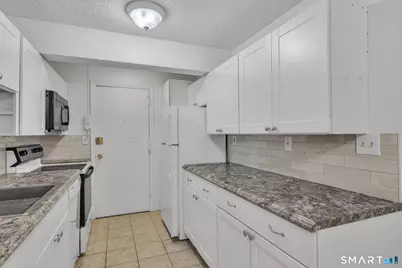 1218 Middle Turnpike West #A, Manchester, CT 06040 - Photo 4