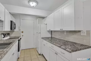 1218 Middle Turnpike W, Manchester, CT 06040 - Photo 4