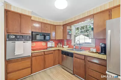 44 Juniper Drive, Windsor Locks, CT 06096 - Photo 8