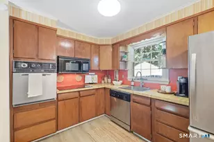 44 Juniper Dr, Windsor Locks, CT 06096 - Photo 8