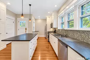 352 McKinley Ave, New Haven, CT 06405 - Photo 12