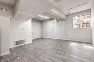 77 Truman St, New London, CT 06320 - Photo 2