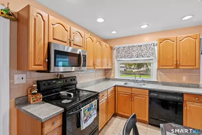 1781 Litchfield Turnpike, Woodbridge, CT 06525 - Photo 8