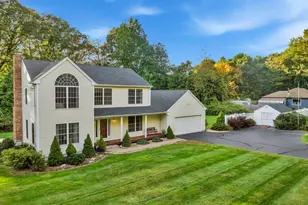 811 Lake Dr, Guilford, CT 06437 - Photo 2
