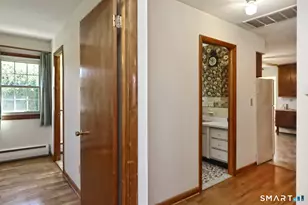 1 Sunflower Cir, West Haven, CT 06516 - Photo 24