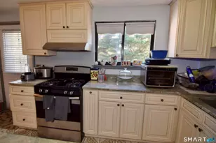 400 Hayes Rd, Rocky Hill, CT 06067 - Photo 10