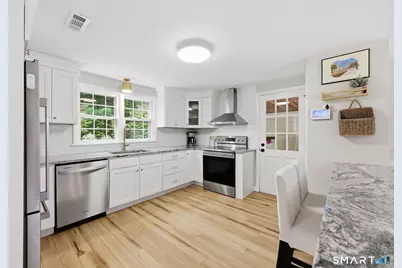 182 Vernon Street West, Manchester, CT 06042 - Photo 2
