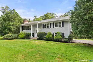 113 Dogwood Ln, Stamford, CT 06903 - Photo 2