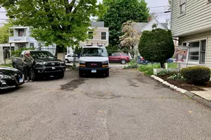 30 Yarrington Ct, Bridgeport, CT 06607 - Photo 18