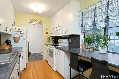 202 Soundview Avenue #10, Stamford, CT 06902 - Photo 8