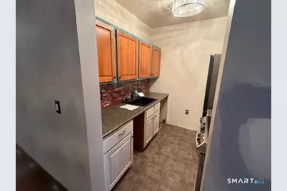 1 Linden Place #406, Hartford, CT 06106 - Photo 14