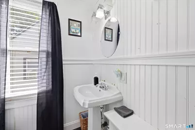 11 Gates Avenue, Waterbury, CT 06705 - Photo 14