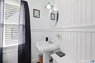 11 Gates Ave, Waterbury, CT 06705 - Photo 14
