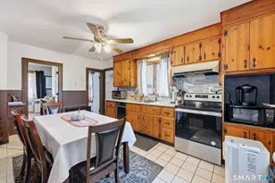 11 Gates Ave, Waterbury, CT 06705 - Photo 8