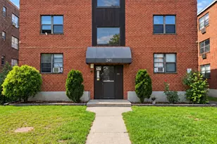 241 Laurel St, Hartford, CT 06105 - Photo 1