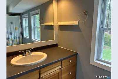 24 Avon Street, Enfield, CT 06082 - Photo 18