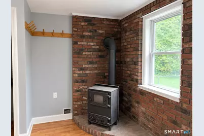 24 Avon Street, Enfield, CT 06082 - Photo 8