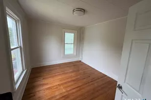 55 E Robbins Ave, Newington, CT 06111 - Photo 8