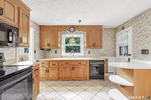 24 Oxford St, Bridgeport, CT 06606 - Photo 10