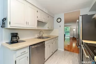 34 Harbour Village, Branford, CT 06405 - Photo 14
