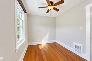 30 Essex St, Manchester, CT 06040 - Photo 14