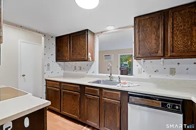 54 Rope Ferry Road #A15, Waterford, CT 06385 - Photo 8