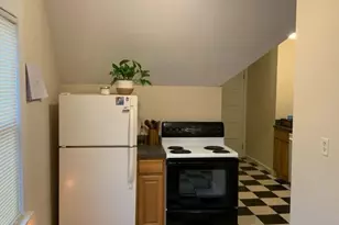 37 Maplewood Ave, West Hartford, CT 06119 - Photo 2