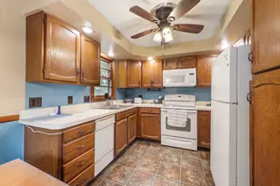 889 Benham St, Hamden, CT 06514 - Photo 8